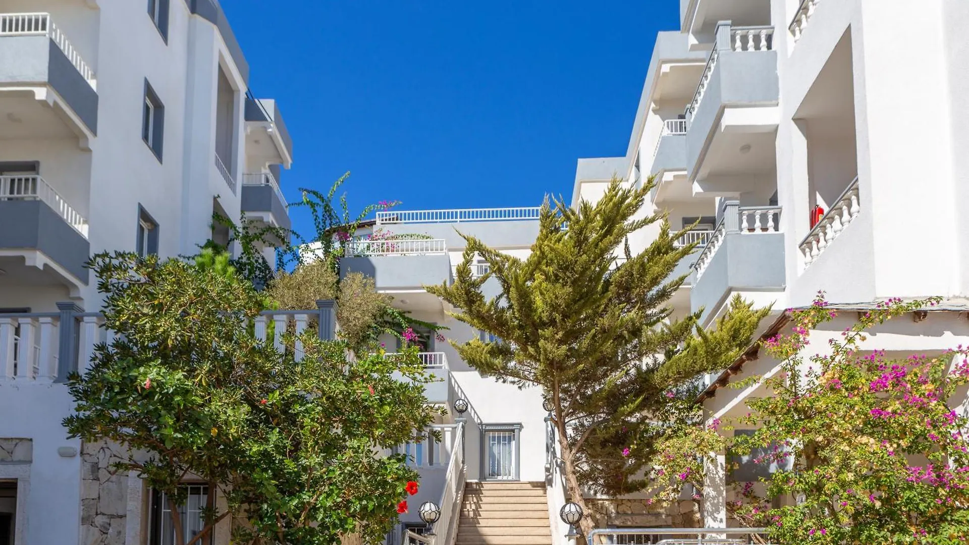 Smart Holiday Hotel Bodrum Bitez 4*,
