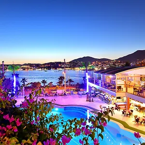 Tropicana Hotell